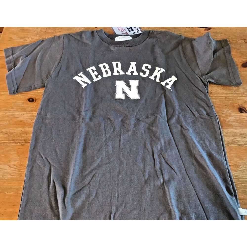 Nebraska Cornhuskers T-Shirt Youth Medium Gray Tee
